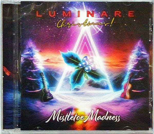 Luminare Christmas! – Mistletoe Madness